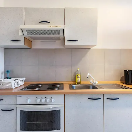 Haus Castellblick Mit Terrasse Апартаменты *